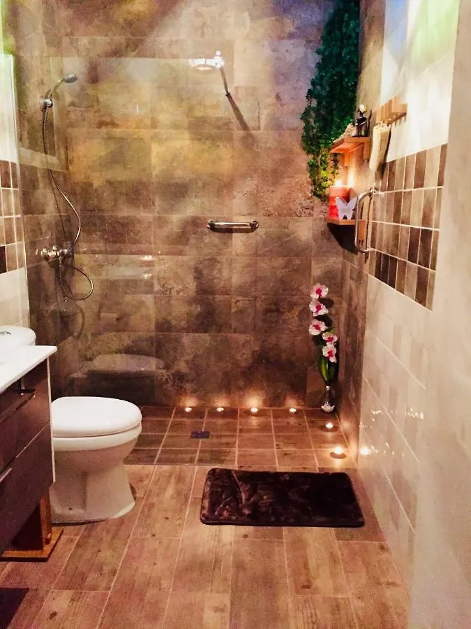 Homestay Cool Garden And Suite Mairena del Aljarafe